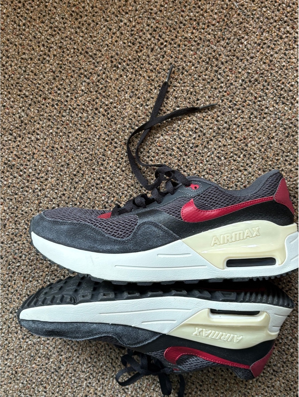 Nike Air Max Men's Sneakers Size 10.5 Gray and Red - Picture 6 of 6